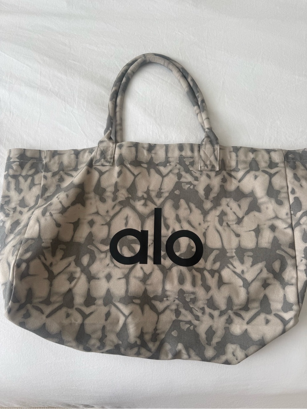 ALO Tie-Dye Canvas Tote in Gray and Cream